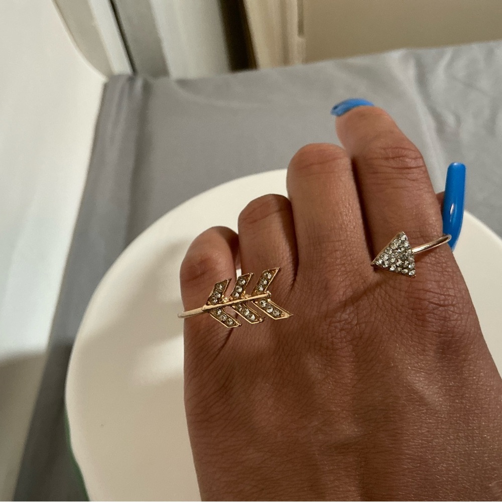 Elegant Gold Arrow Bangle Bracelet - Picture 6 of 6